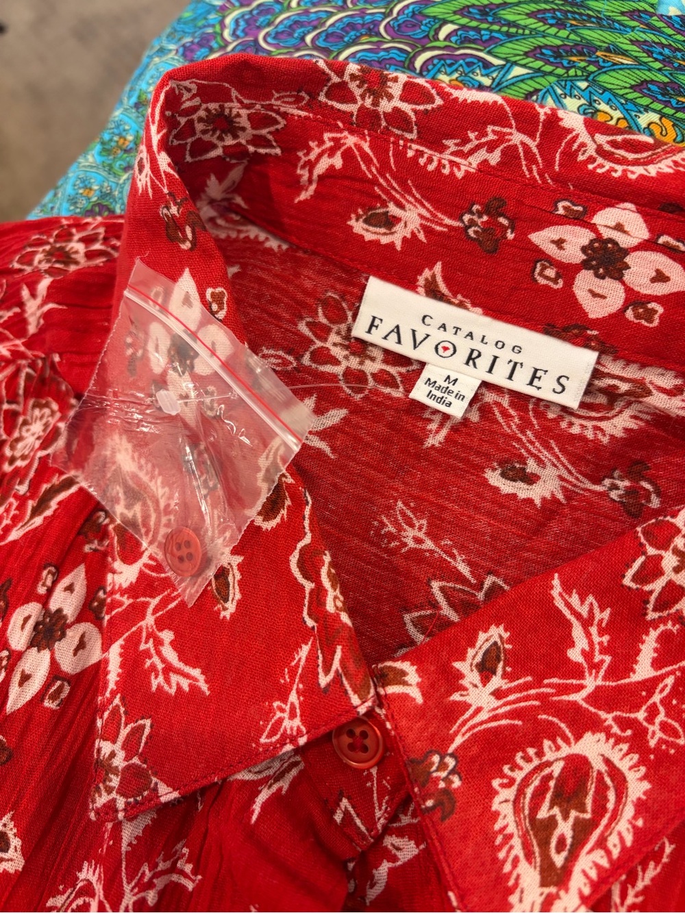 NWOT CATALOG FAVORITES Red Bandana Print Button Down Cotton Shirt - Picture 4 of 6